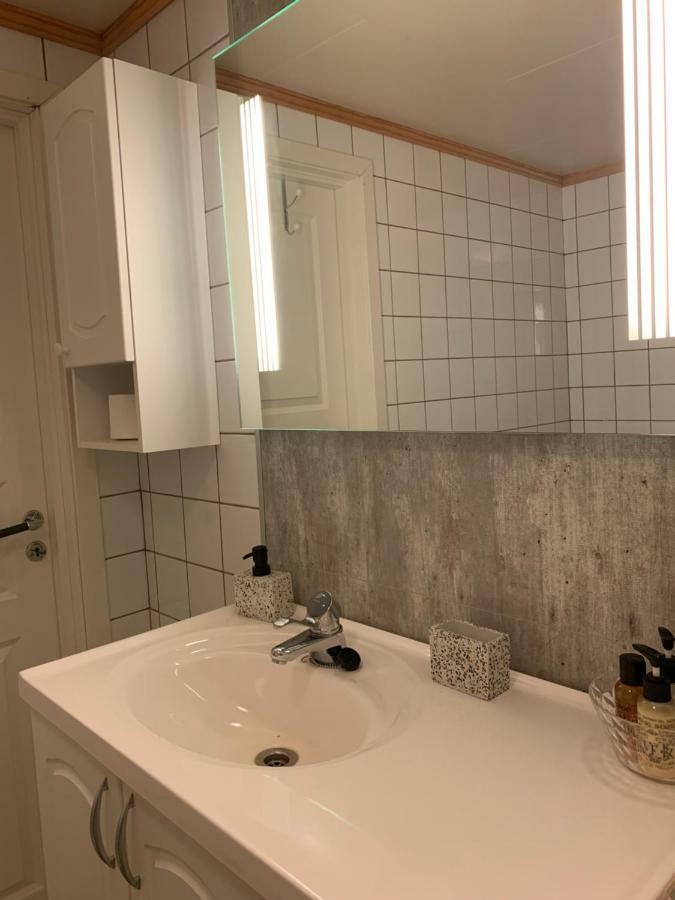 לקנס Cozy & Private Room In The Middle Of Lofoten מראה חיצוני תמונה