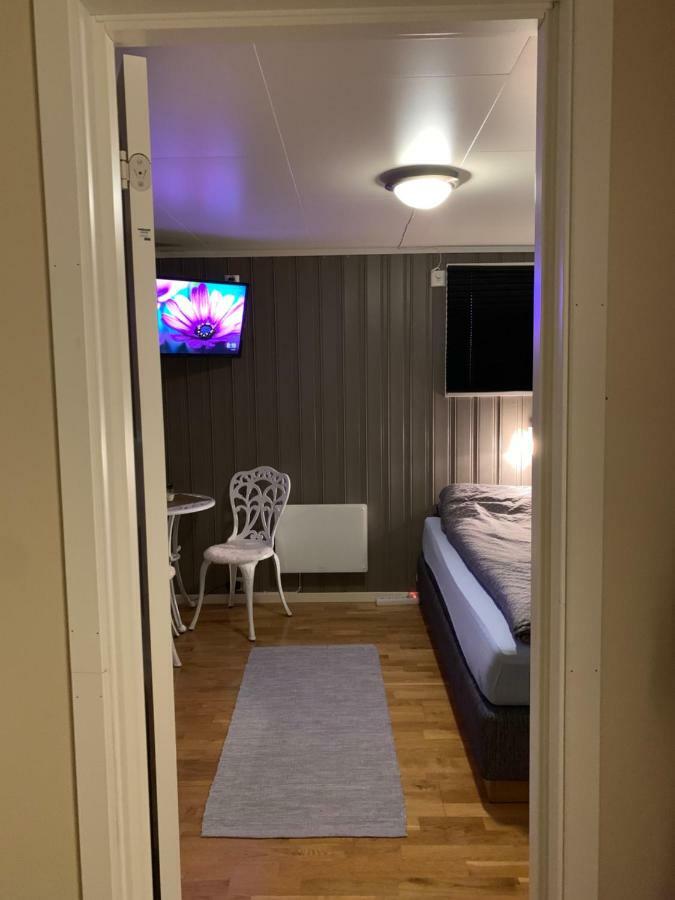לקנס Cozy & Private Room In The Middle Of Lofoten מראה חיצוני תמונה